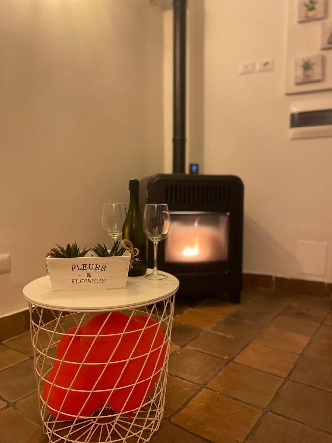 “La Casetta Nel Borgo” 체르베떼리 외부 사진