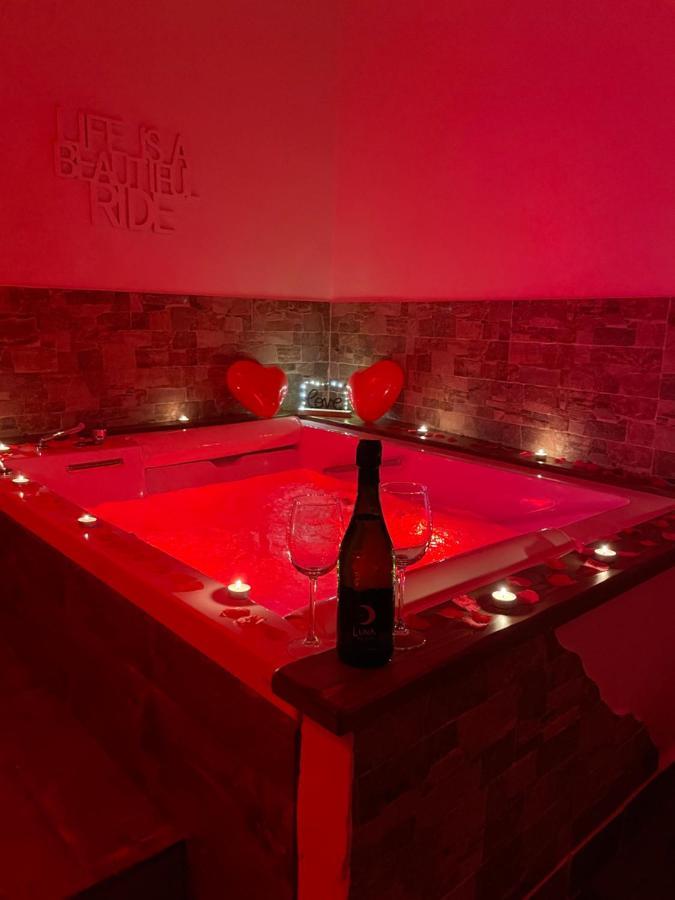 “La Casetta Nel Borgo” 체르베떼리 외부 사진